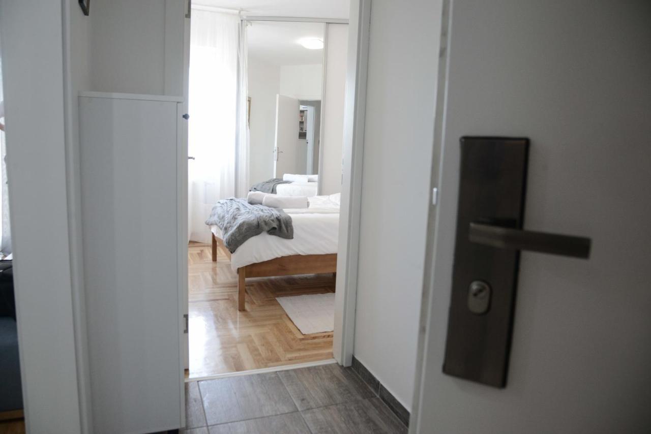 Apartment Dobraya Grey Novi Sad Buitenkant foto